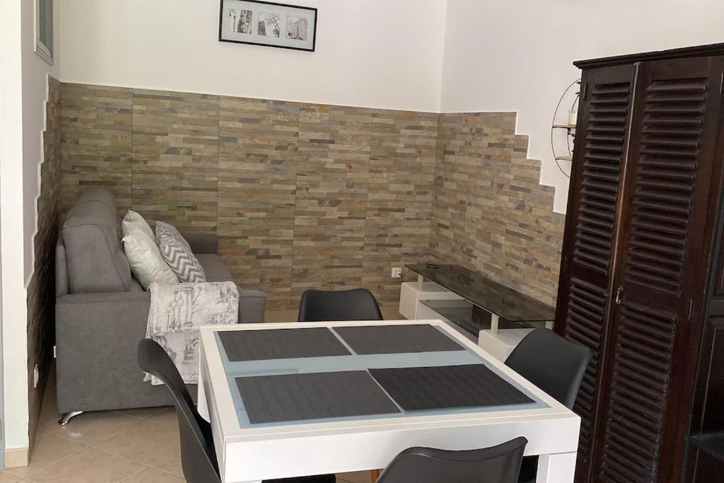 Villa Serenice - F2 Au Calme, Climatise, Wifi Et Parking Gratuit Exterior foto